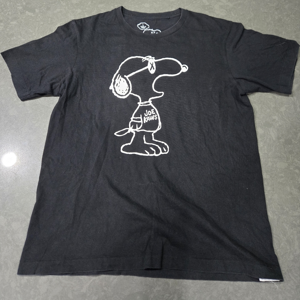 UNIQLO x KAWS Peanuts Shirt